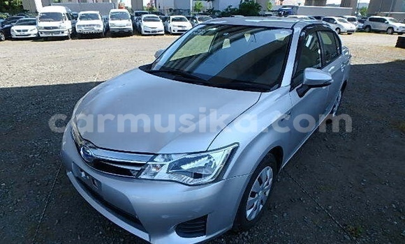 Buy Used Toyota Axio White Car in Beitbridge in Matabeleland South