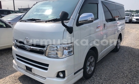 Nunua Ilio tumika Toyota Hiace Nyeupe Gari ndani ya Beitbridge nchini Matabeleland Kusini