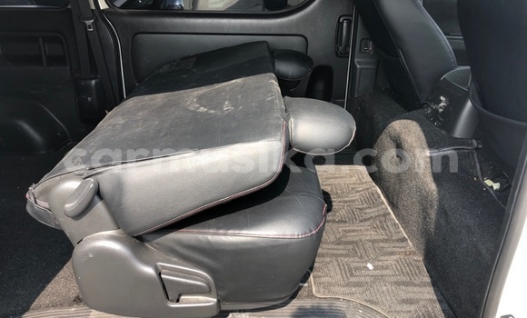 Acheter Occasion Voiture Toyota Hiace Blanc à Beitbridge, Matabeleland South Acheter Occasion Voiture Toyota Hiace Blanc à Beitbridge, Matabeleland South