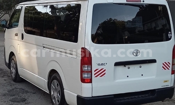 Acheter Neuf Voiture Toyota Hiace Blanc à Borrowdale, Harare Acheter Neuf Voiture Toyota Hiace Blanc à Borrowdale, Harare