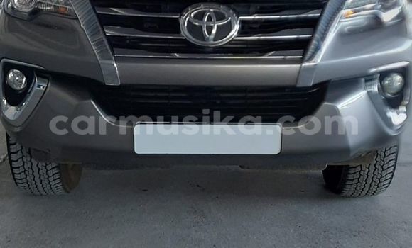 Acheter Occasion Voiture Toyota Fortuner Gris à Harare, Harare Acheter Occasion Voiture Toyota Fortuner Gris à Harare, Harare