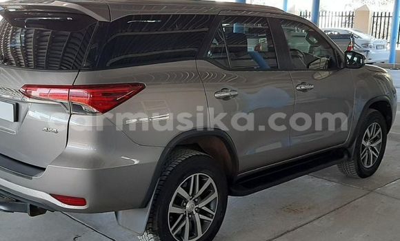 Acheter Occasion Voiture Toyota Fortuner Gris à Harare, Harare Acheter Occasion Voiture Toyota Fortuner Gris à Harare, Harare