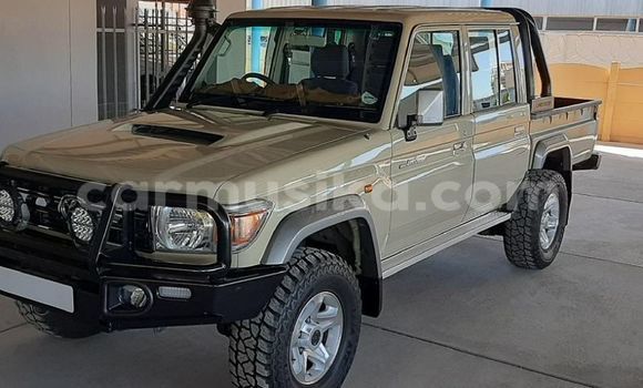 Buy Used Toyota Land Cruiser Beige Car in Beitbridge in Matabeleland South Buy Used Toyota Land Cruiser Beige Car in Beitbridge in Matabeleland South