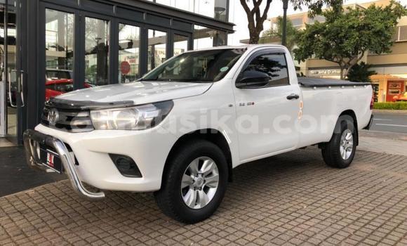 Nunua Ilio tumika Toyota Hilux Nyeupe Gari ndani ya Beitbridge nchini Matabeleland Kusini Nunua Ilio tumika Toyota Hilux Nyeupe Gari ndani ya Beitbridge nchini Matabeleland Kusini