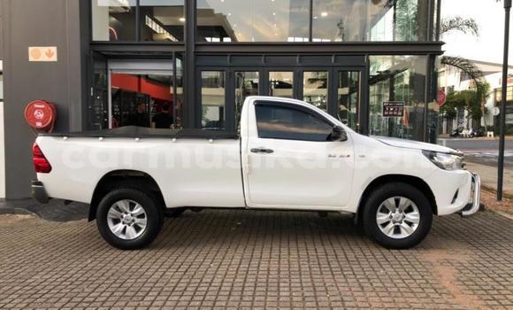 Nunua Ilio tumika Toyota Hilux Nyeupe Gari ndani ya Beitbridge nchini Matabeleland Kusini Nunua Ilio tumika Toyota Hilux Nyeupe Gari ndani ya Beitbridge nchini Matabeleland Kusini