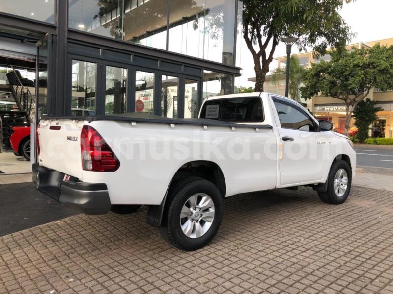 Big with watermark toyota hilux matabeleland south beitbridge 29801