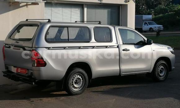 Tenga Tsaru Toyota Hilux Sirivha Mota in Beitbridge in Matabeleland South Tenga Tsaru Toyota Hilux Sirivha Mota in Beitbridge in Matabeleland South