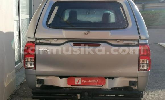 Tenga Tsaru Toyota Hilux Sirivha Mota in Beitbridge in Matabeleland South Tenga Tsaru Toyota Hilux Sirivha Mota in Beitbridge in Matabeleland South