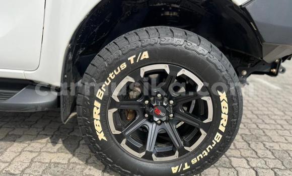 Acheter Occasion Voiture Toyota Hilux Blanc à Beitbridge, Matabeleland South Acheter Occasion Voiture Toyota Hilux Blanc à Beitbridge, Matabeleland South