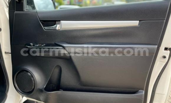 Acheter Occasion Voiture Toyota Hilux Blanc à Beitbridge, Matabeleland South Acheter Occasion Voiture Toyota Hilux Blanc à Beitbridge, Matabeleland South