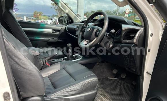 Acheter Occasion Voiture Toyota Hilux Blanc à Beitbridge, Matabeleland South Acheter Occasion Voiture Toyota Hilux Blanc à Beitbridge, Matabeleland South