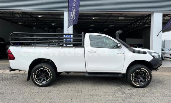 Acheter Occasion Voiture Toyota Hilux Blanc à Beitbridge, Matabeleland South Acheter Occasion Voiture Toyota Hilux Blanc à Beitbridge, Matabeleland South