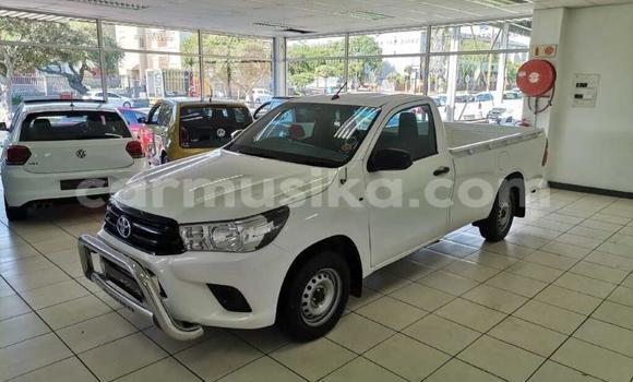 Nunua Ilio tumika Toyota Hilux Nyeupe Gari ndani ya Beitbridge nchini Matabeleland Kusini Nunua Ilio tumika Toyota Hilux Nyeupe Gari ndani ya Beitbridge nchini Matabeleland Kusini