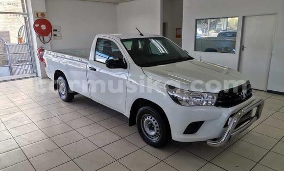 Nunua Ilio tumika Toyota Hilux Nyeupe Gari ndani ya Beitbridge nchini Matabeleland Kusini Nunua Ilio tumika Toyota Hilux Nyeupe Gari ndani ya Beitbridge nchini Matabeleland Kusini