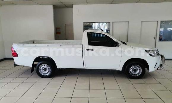 Nunua Ilio tumika Toyota Hilux Nyeupe Gari ndani ya Beitbridge nchini Matabeleland Kusini Nunua Ilio tumika Toyota Hilux Nyeupe Gari ndani ya Beitbridge nchini Matabeleland Kusini