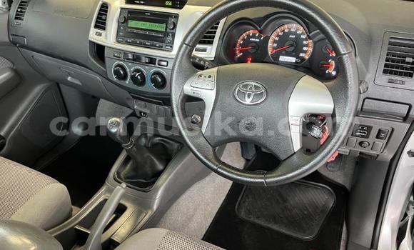 Tenga Tsaru Toyota Hilux Sirivha Mota in Beitbridge in Matabeleland South Tenga Tsaru Toyota Hilux Sirivha Mota in Beitbridge in Matabeleland South