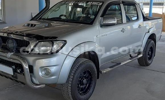 Buy Used Toyota Hilux Silver Car in Beitbridge in Matabeleland South