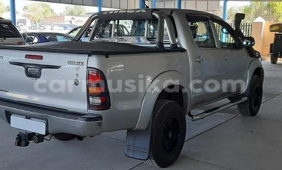 Nunua Ilio tumika Toyota Hilux Fedha Gari ndani ya Beitbridge nchini Matabeleland Kusini Nunua Ilio tumika Toyota Hilux Fedha Gari ndani ya Beitbridge nchini Matabeleland Kusini