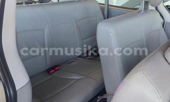 Acheter Occasion Voiture Hyundai H1 Blanc à Beitbridge, Matabeleland South Acheter Occasion Voiture Hyundai H1 Blanc à Beitbridge, Matabeleland South