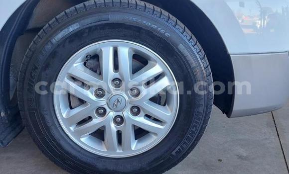 Acheter Occasion Voiture Hyundai H1 Blanc à Beitbridge, Matabeleland South Acheter Occasion Voiture Hyundai H1 Blanc à Beitbridge, Matabeleland South