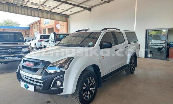 Tenga Tsaru Isuzu D–MAX Chena Mota in Beitbridge in Matabeleland South Tenga Tsaru Isuzu D–MAX Chena Mota in Beitbridge in Matabeleland South
