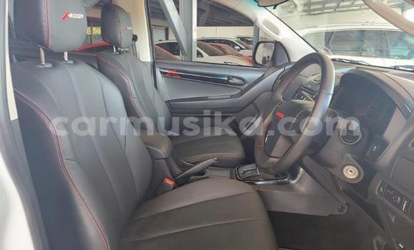 Tenga Tsaru Isuzu D–MAX Chena Mota in Beitbridge in Matabeleland South Tenga Tsaru Isuzu D–MAX Chena Mota in Beitbridge in Matabeleland South