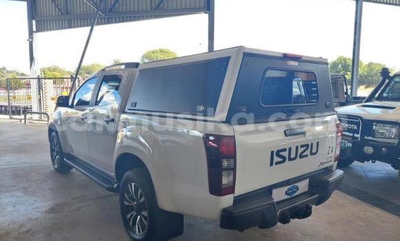 Tenga Tsaru Isuzu D–MAX Chena Mota in Beitbridge in Matabeleland South Tenga Tsaru Isuzu D–MAX Chena Mota in Beitbridge in Matabeleland South