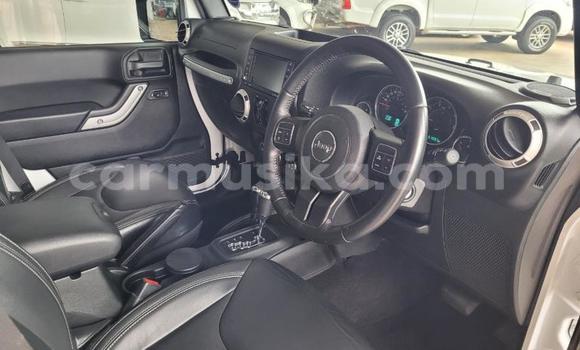 Acheter Occasion Voiture Jeep Cherokee Blanc à Beitbridge, Matabeleland South Acheter Occasion Voiture Jeep Cherokee Blanc à Beitbridge, Matabeleland South