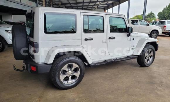 Acheter Occasion Voiture Jeep Cherokee Blanc à Beitbridge, Matabeleland South Acheter Occasion Voiture Jeep Cherokee Blanc à Beitbridge, Matabeleland South