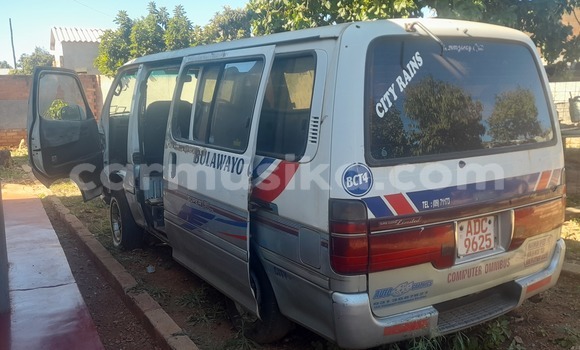 Buy Used Toyota Hiace White Car in Bulawayo in Bulawayo