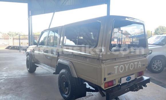 Tenga Tsaru Toyota Land Cruiser Sirivha Mota in Beitbridge in Matabeleland South Tenga Tsaru Toyota Land Cruiser Sirivha Mota in Beitbridge in Matabeleland South