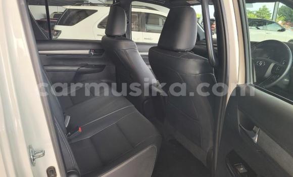 Nunua Ilio tumika Toyota Hilux Nyeupe Gari ndani ya Beitbridge nchini Matabeleland Kusini Nunua Ilio tumika Toyota Hilux Nyeupe Gari ndani ya Beitbridge nchini Matabeleland Kusini