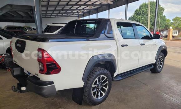 Nunua Ilio tumika Toyota Hilux Nyeupe Gari ndani ya Beitbridge nchini Matabeleland Kusini Nunua Ilio tumika Toyota Hilux Nyeupe Gari ndani ya Beitbridge nchini Matabeleland Kusini
