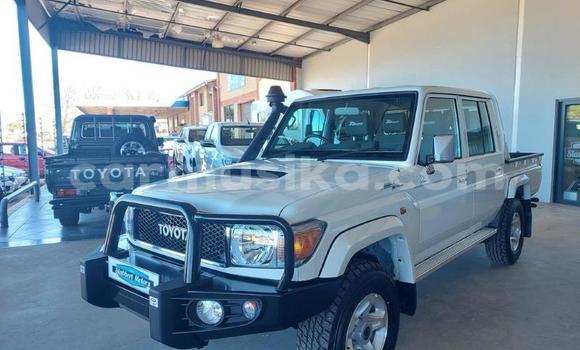 Acheter Occasion Voiture Toyota Land Cruiser Blanc à Beitbridge, Matabeleland South Acheter Occasion Voiture Toyota Land Cruiser Blanc à Beitbridge, Matabeleland South