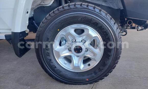 Acheter Occasion Voiture Toyota Land Cruiser Blanc à Beitbridge, Matabeleland South Acheter Occasion Voiture Toyota Land Cruiser Blanc à Beitbridge, Matabeleland South