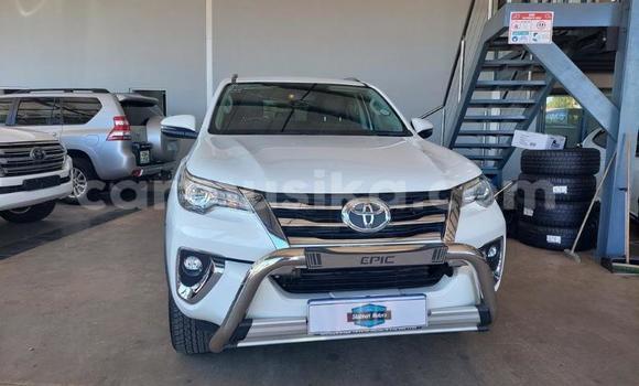 Acheter Occasion Voiture Toyota Hilux Blanc à Beitbridge, Matabeleland South Acheter Occasion Voiture Toyota Hilux Blanc à Beitbridge, Matabeleland South