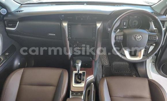 Acheter Occasion Voiture Toyota Hilux Blanc à Beitbridge, Matabeleland South Acheter Occasion Voiture Toyota Hilux Blanc à Beitbridge, Matabeleland South