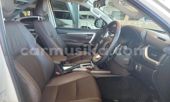 Acheter Occasion Voiture Toyota Hilux Blanc à Beitbridge, Matabeleland South Acheter Occasion Voiture Toyota Hilux Blanc à Beitbridge, Matabeleland South