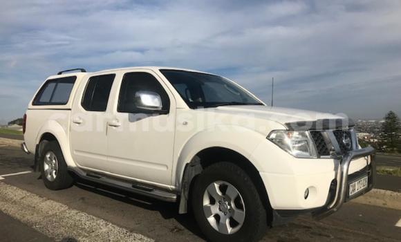 Acheter Occasion Voiture Nissan Navara Blanc à Beitbridge, Matabeleland South Acheter Occasion Voiture Nissan Navara Blanc à Beitbridge, Matabeleland South