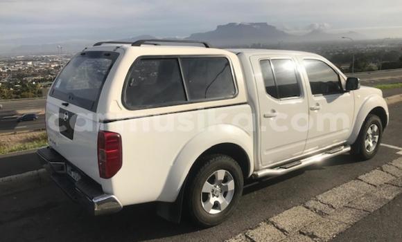 Acheter Occasion Voiture Nissan Navara Blanc à Beitbridge, Matabeleland South Acheter Occasion Voiture Nissan Navara Blanc à Beitbridge, Matabeleland South