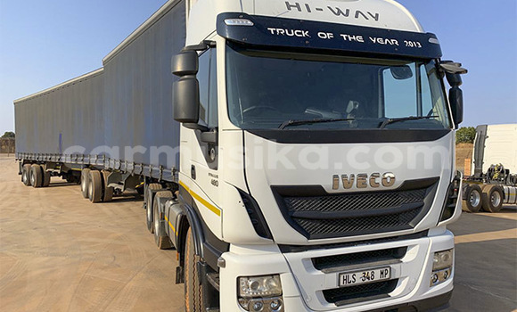 Nunua Ilio tumika IVECO Massif Nyeupe Gari ndani ya Beitbridge nchini Matabeleland Kusini