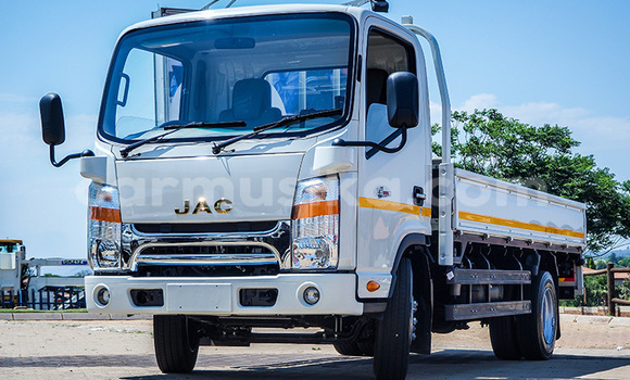 Nunua Ilio tumika JAC J5 (Heyue) Nyeupe Gari ndani ya Beitbridge nchini Matabeleland Kusini