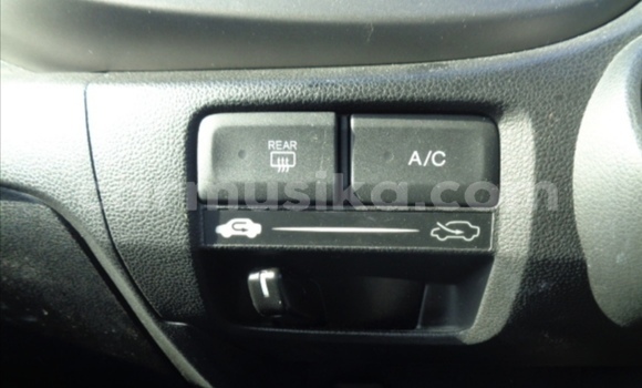 Acheter Occasion Voiture Honda Fit Rouge à Beitbridge, Matabeleland South Acheter Occasion Voiture Honda Fit Rouge à Beitbridge, Matabeleland South