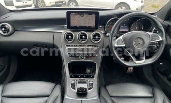 Acheter Occasion Voiture Mercedes‒Benz C–Class Blanc à Beitbridge, Matabeleland South Acheter Occasion Voiture Mercedes‒Benz C–Class Blanc à Beitbridge, Matabeleland South