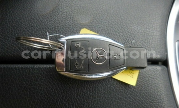 Acheter Occasion Voiture Mercedes‒Benz C–Class Blanc à Beitbridge, Matabeleland South Acheter Occasion Voiture Mercedes‒Benz C–Class Blanc à Beitbridge, Matabeleland South