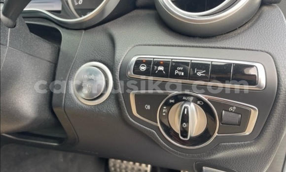 Acheter Occasion Voiture Mercedes‒Benz C–Class Blanc à Beitbridge, Matabeleland South Acheter Occasion Voiture Mercedes‒Benz C–Class Blanc à Beitbridge, Matabeleland South
