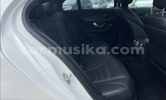 Acheter Occasion Voiture Mercedes‒Benz C–Class Blanc à Beitbridge, Matabeleland South Acheter Occasion Voiture Mercedes‒Benz C–Class Blanc à Beitbridge, Matabeleland South