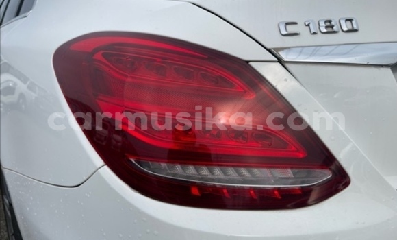 Acheter Occasion Voiture Mercedes‒Benz C–Class Blanc à Beitbridge, Matabeleland South Acheter Occasion Voiture Mercedes‒Benz C–Class Blanc à Beitbridge, Matabeleland South