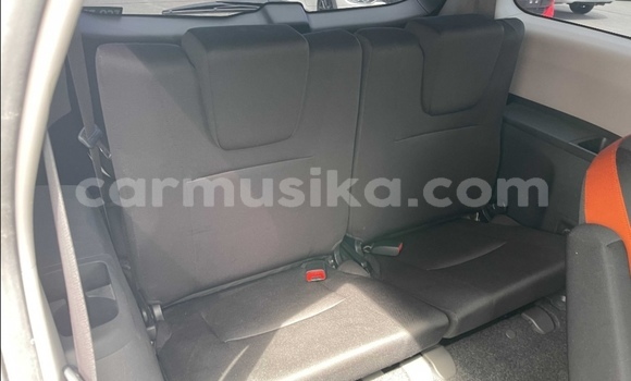 Buy Used Toyota Wish White Car in Beitbridge in Matabeleland South Buy Used Toyota Wish White Car in Beitbridge in Matabeleland South