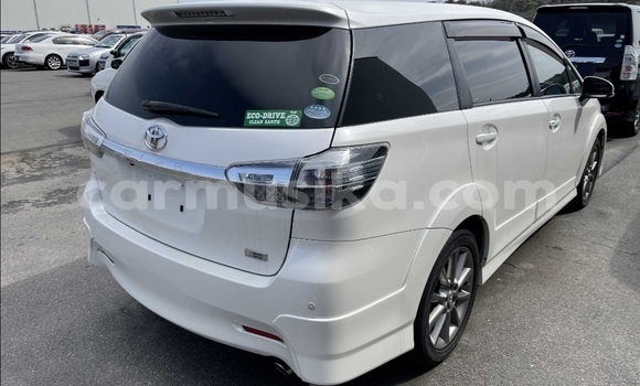 Buy Used Toyota Wish White Car in Beitbridge in Matabeleland South Buy Used Toyota Wish White Car in Beitbridge in Matabeleland South